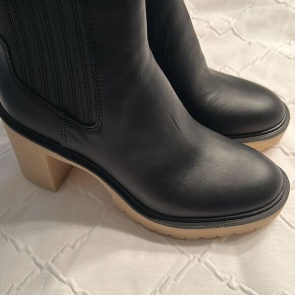 Dolce Vita Black Waterproof Ankle Boots(Size 8) - Picture 6 of 8